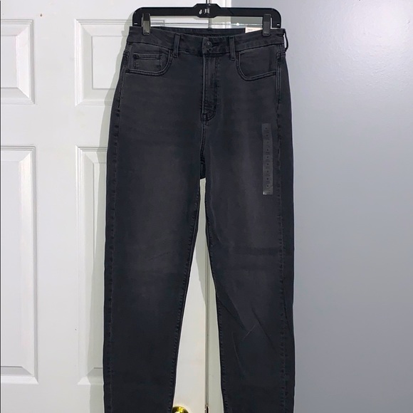 NWT - American Eagle Curvy Mom Jeans HR - Picture 2 of 3